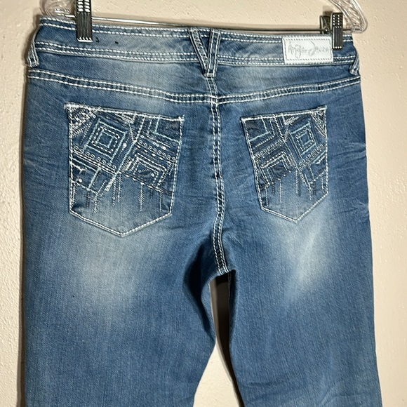 Woman’s Jeans Ariya Bootcut Distressed light embellished size 13/14 Like new - Picture 11 of 13